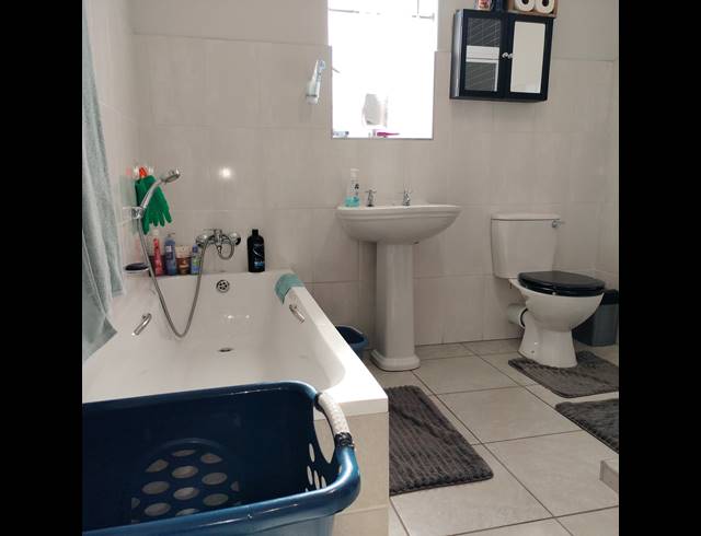 4 BEDROOM FREESTANDING FOR SALE IN DOLPHIN CREEK GOLF ESTATE